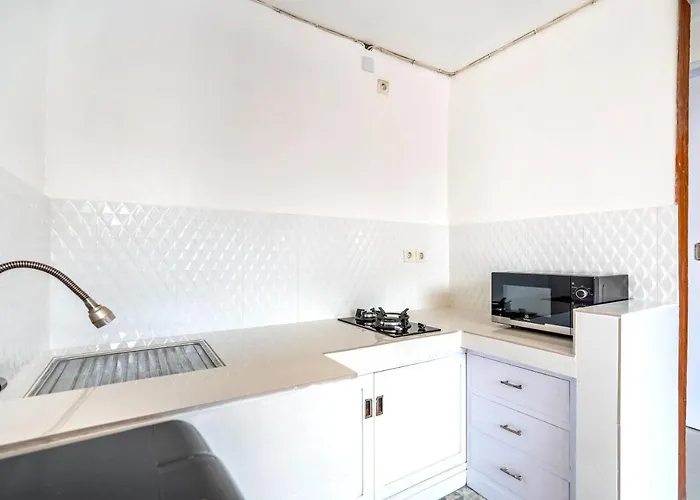 Lumturi House - Centrally Located *