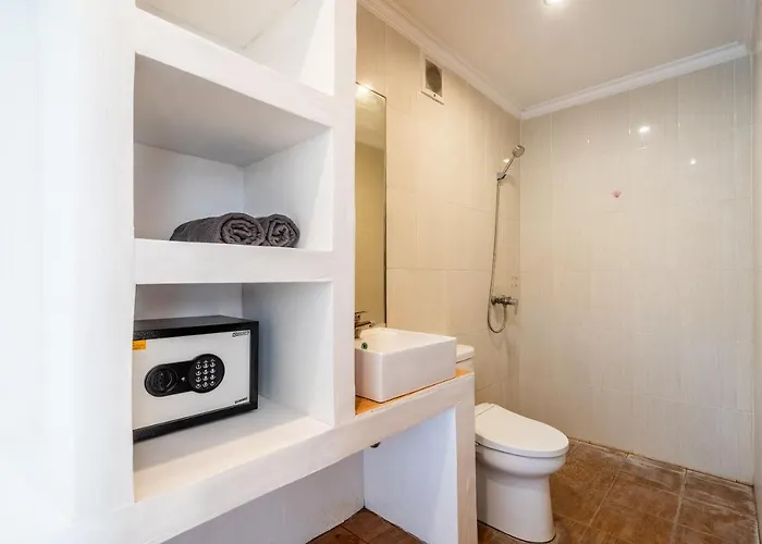 Lumturi House - Centrally Located Konukevi *