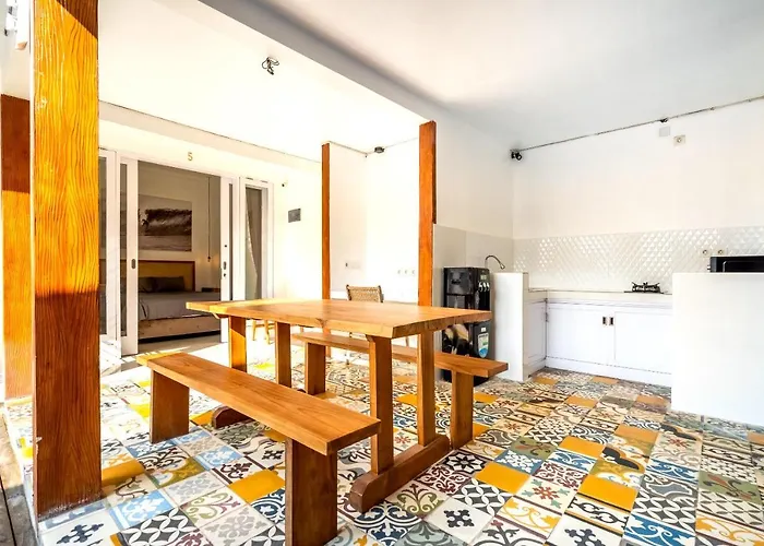 Konukevi Lumturi House - Centrally Located Seminyak